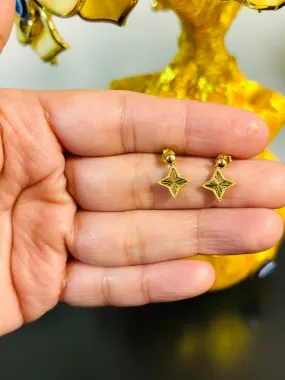 18K Gold Star Dangling Earrings