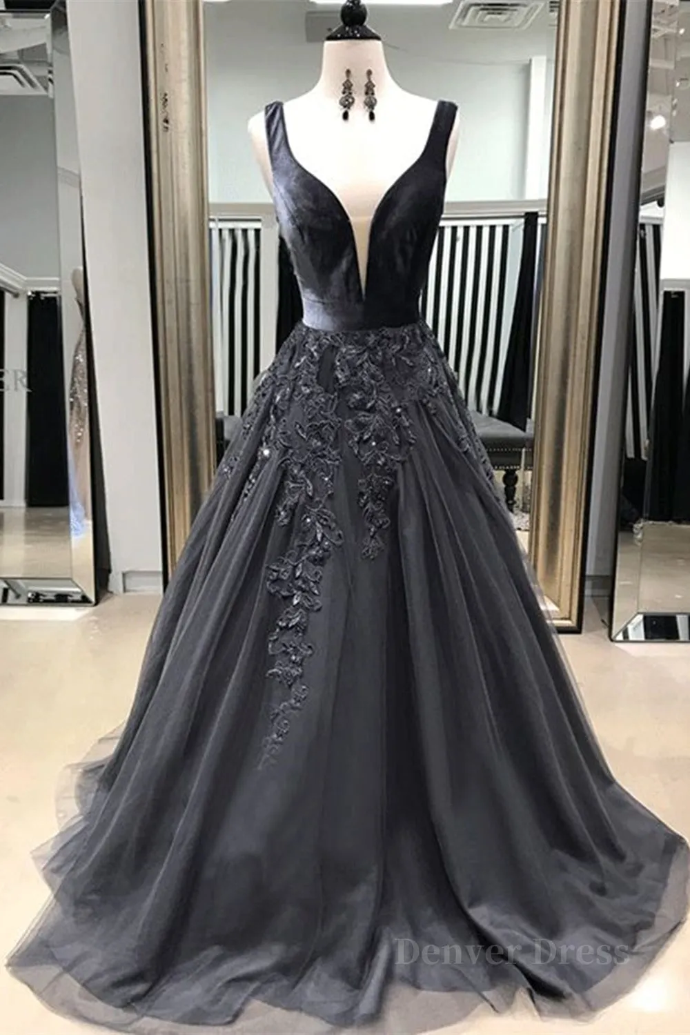 A Line V Neck Black Long Prom Dresses with Lace Appliques V Neck Black Lace Formal Evening Dresses