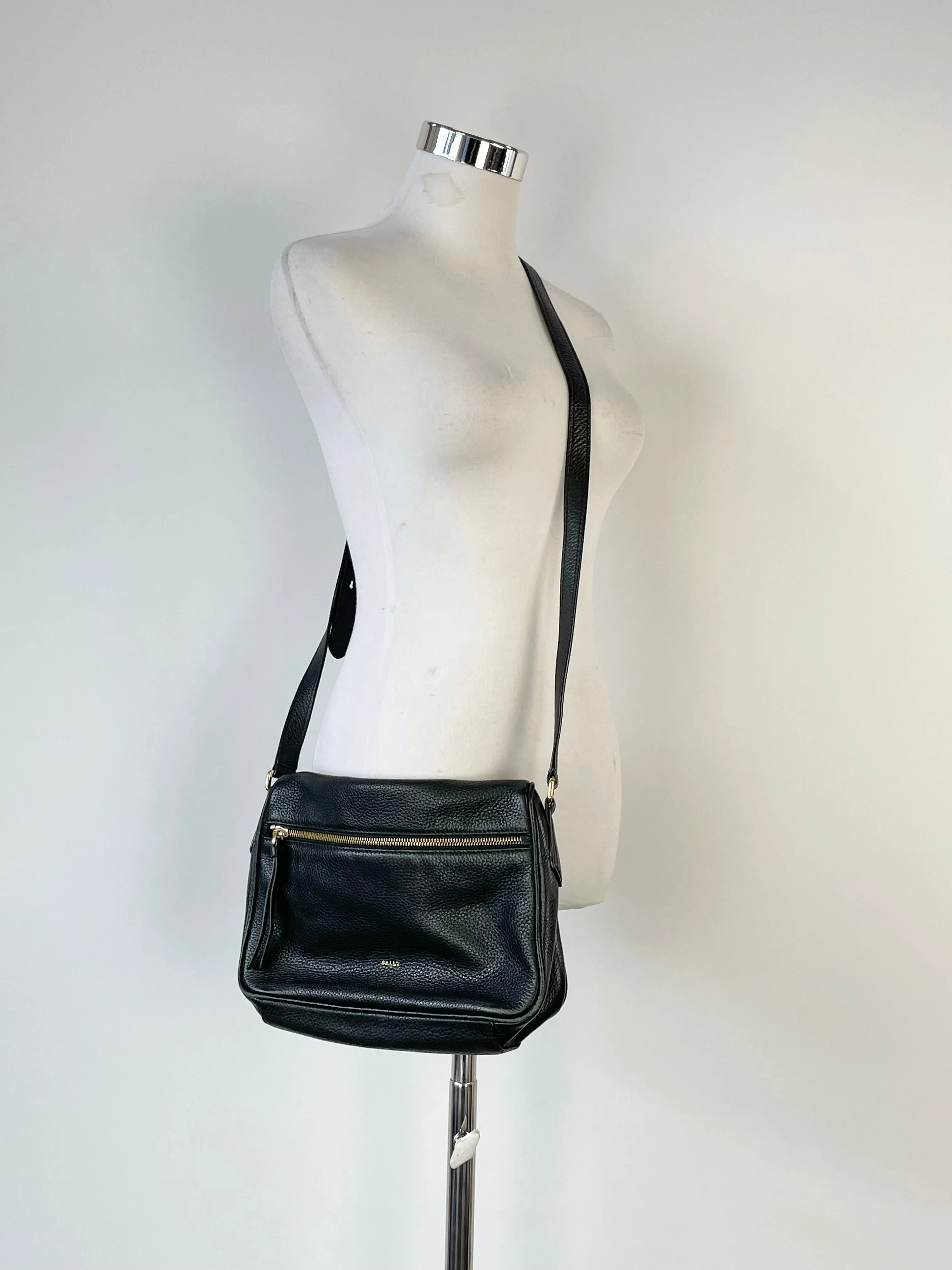 Bally Black Leather Shoulder Bag