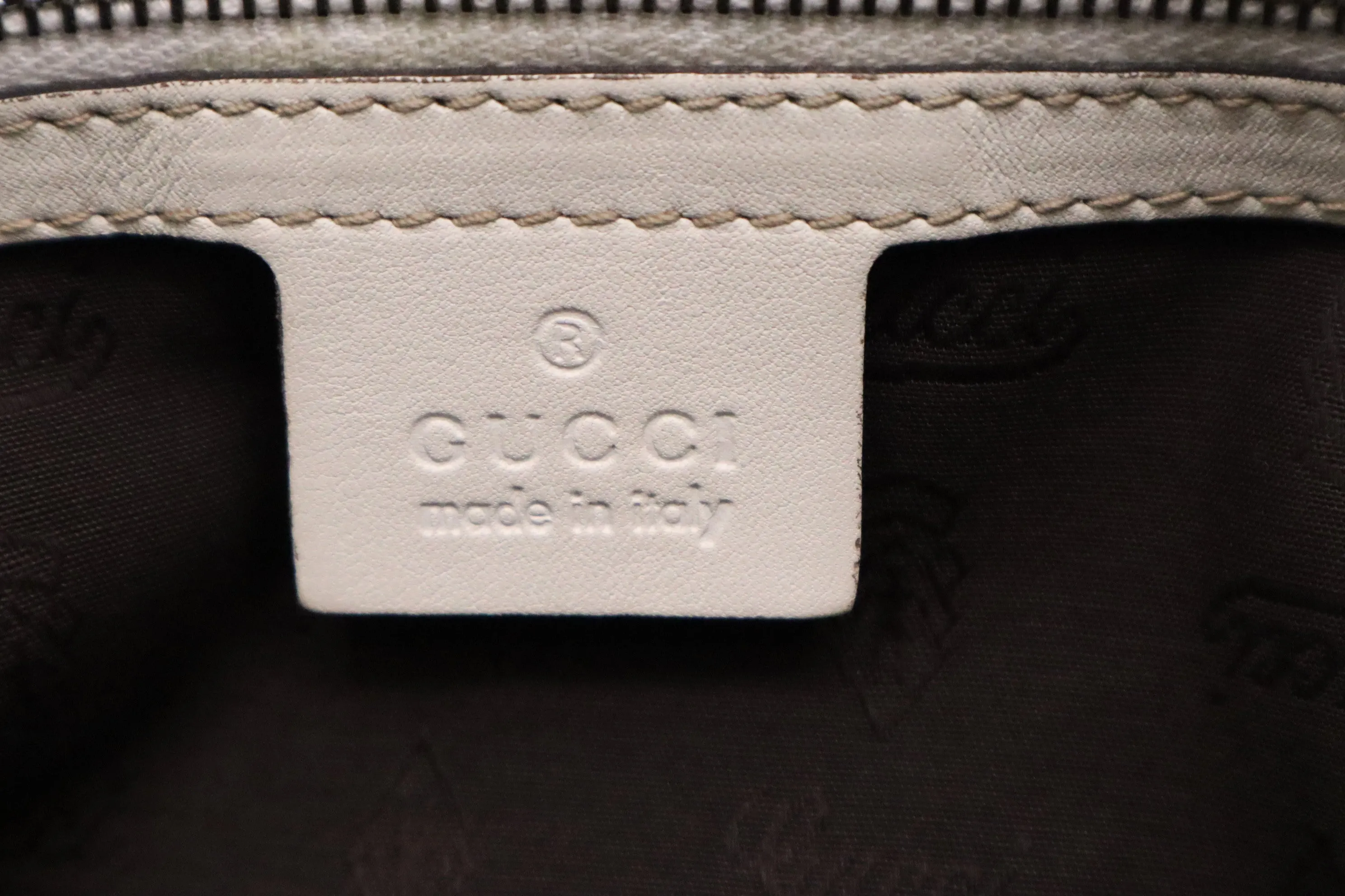 Gucci Boston Bag in Off White Guccissima Leather