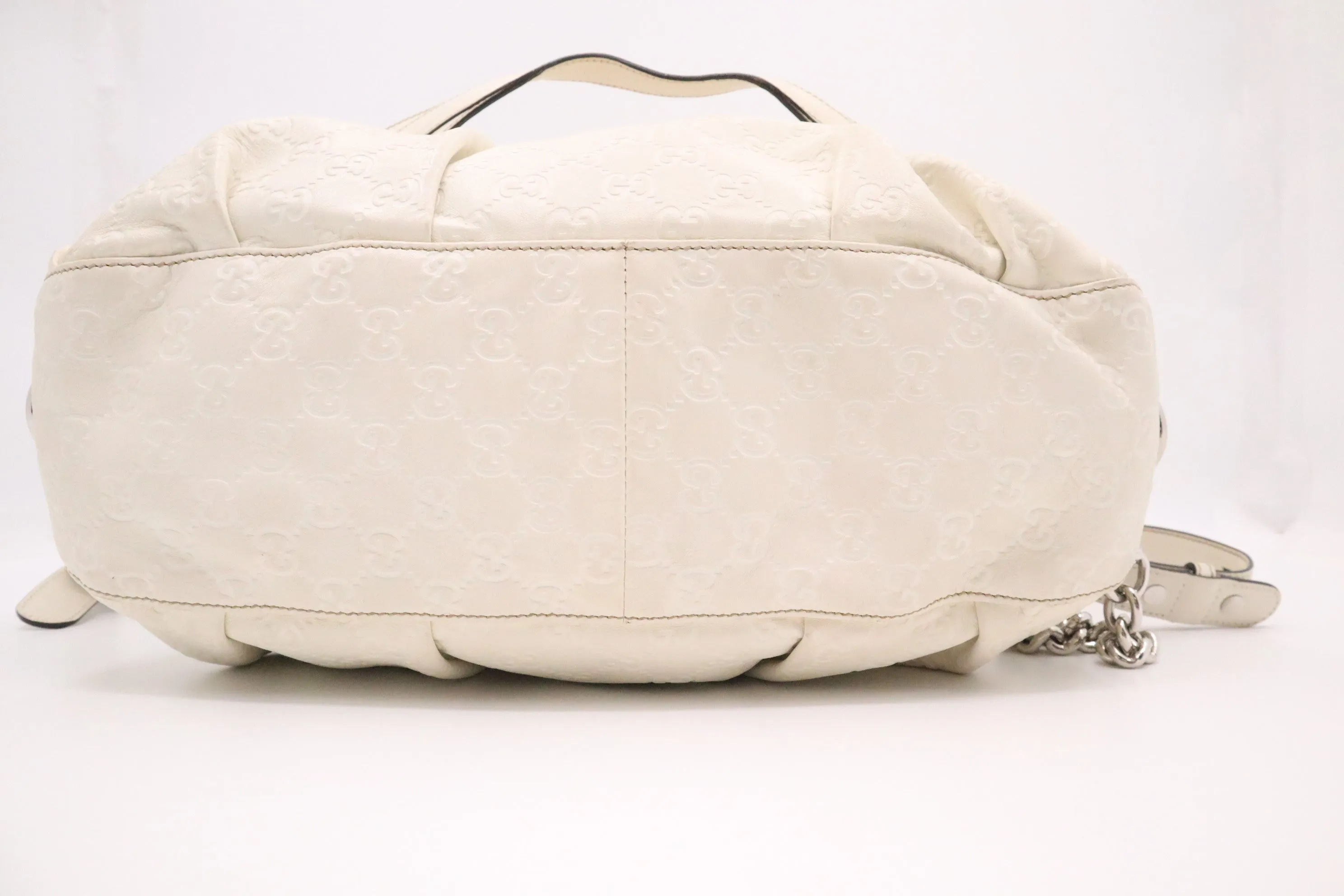 Gucci Boston Bag in Off White Guccissima Leather