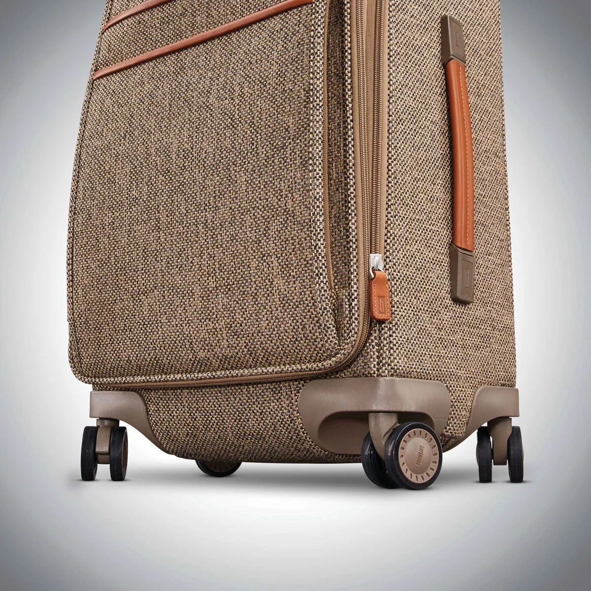 Hartmann Tweed Legend 26" Medium Journey Expandable Spinner