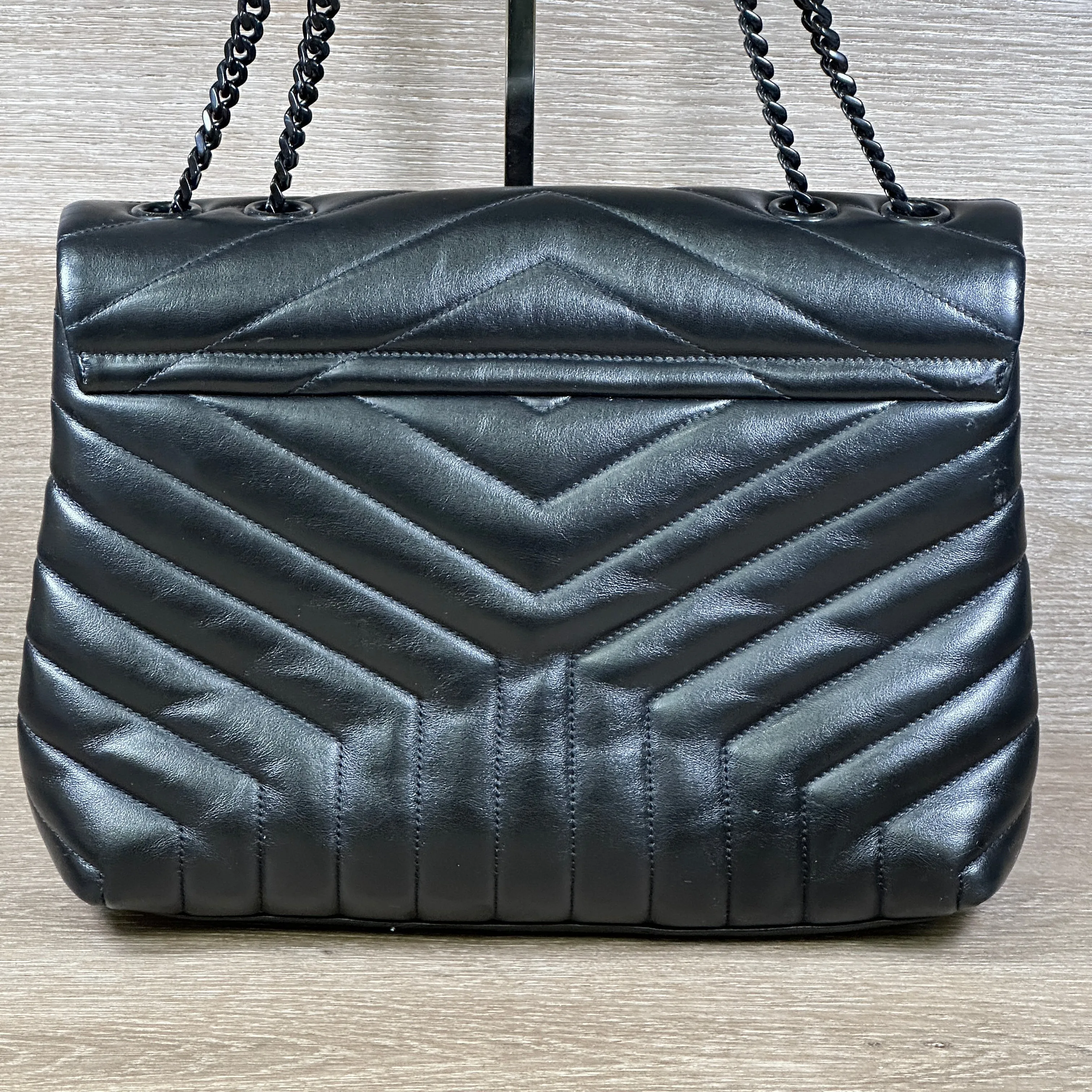 Saint Laurent LouLou Medium in Quilted Leather - Black