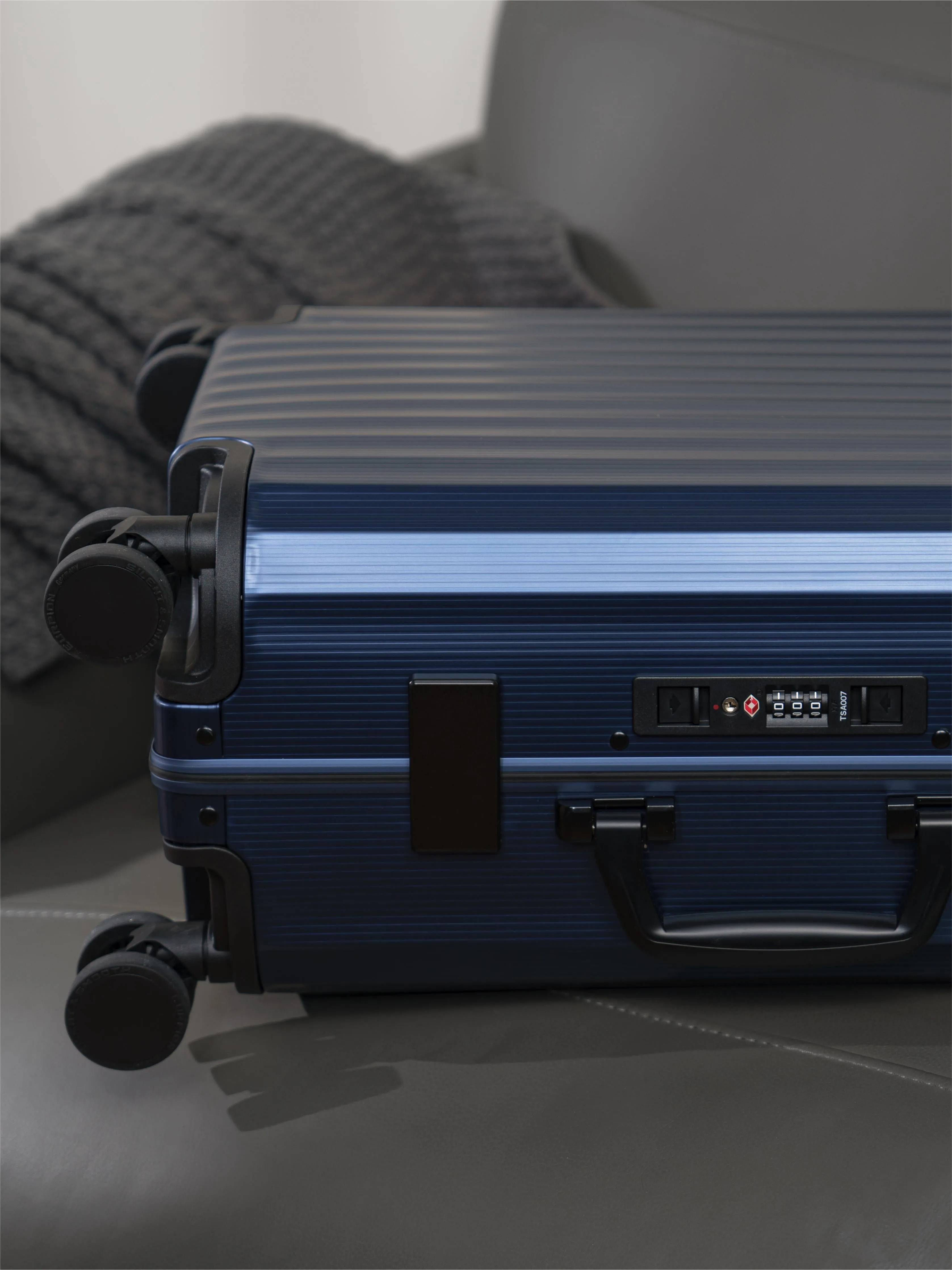 SPACE Aluminum Suitcase Navy